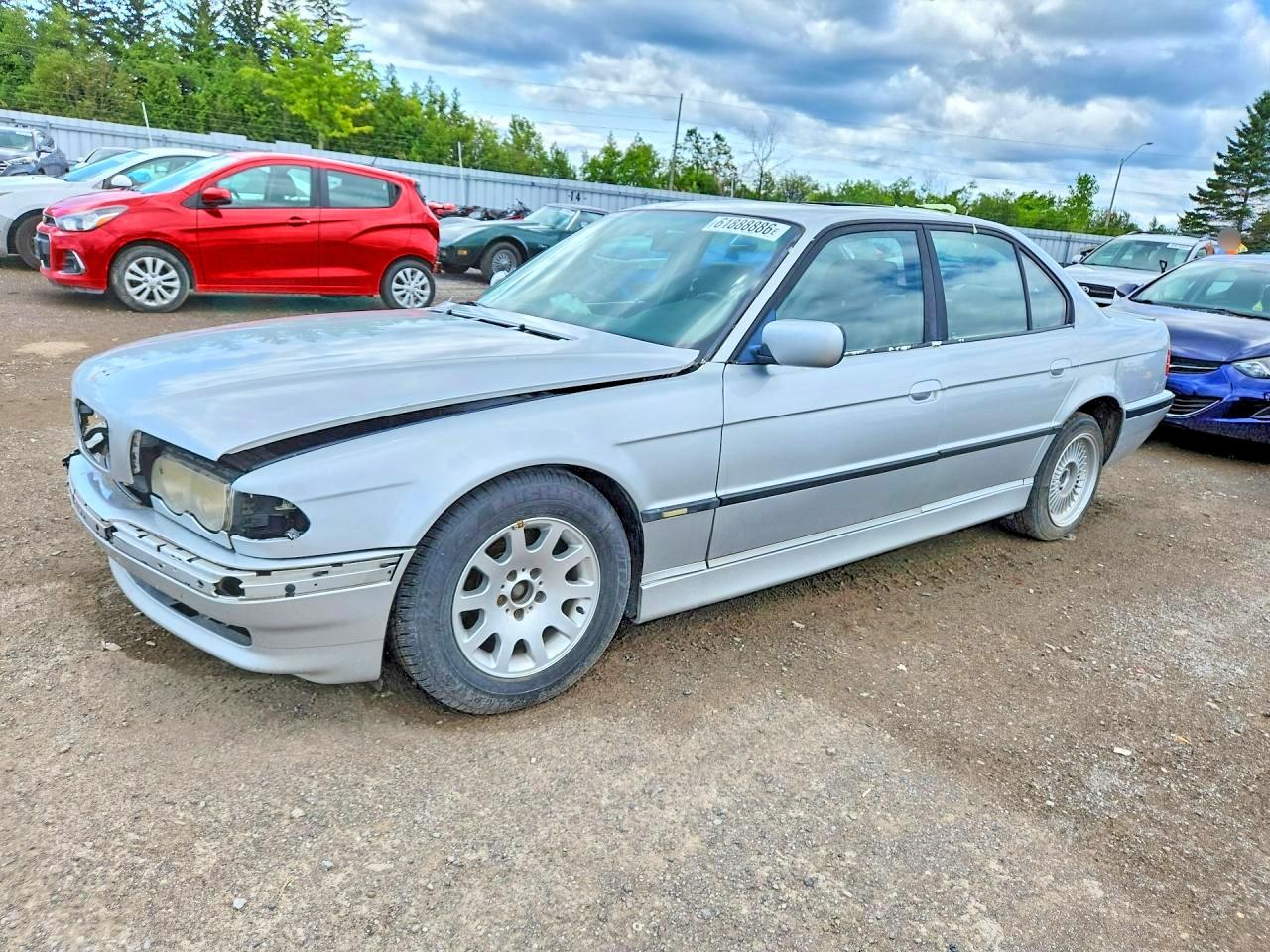 2001 BMW 7 Series 740i, VIN WBAGG83451DN89075 — Перед