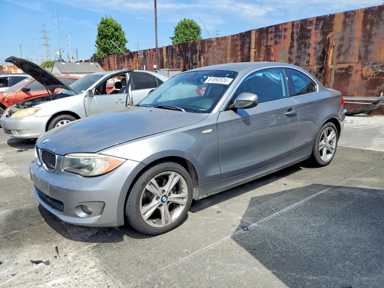 2012 BMW 1 Series 128i, VIN WBAUP9C56CVL91362 — Мелкие вмятины и царапины