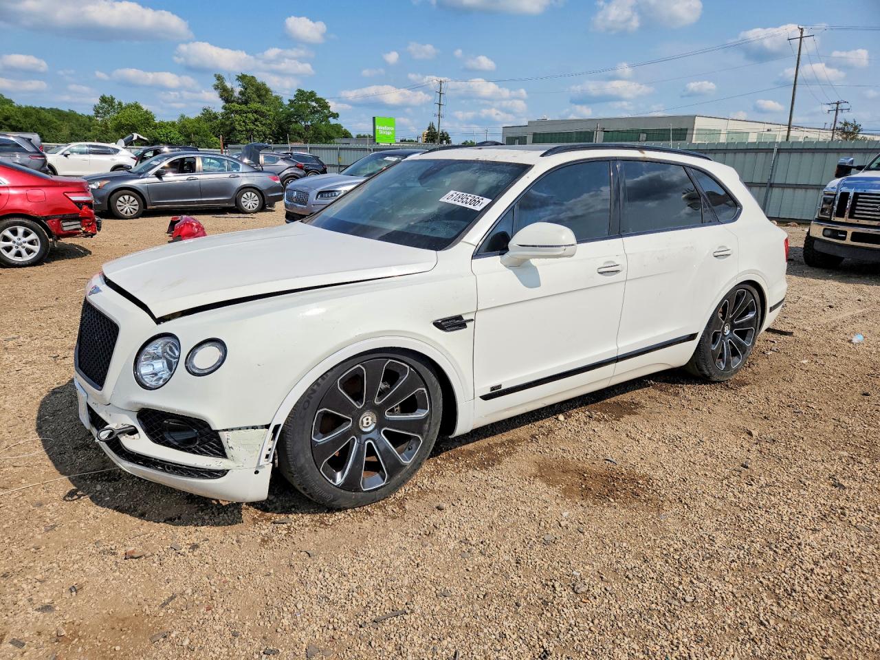 2020 Bentley Bentayga V8, VIN SJAAM2ZV9LC029665 — Front end