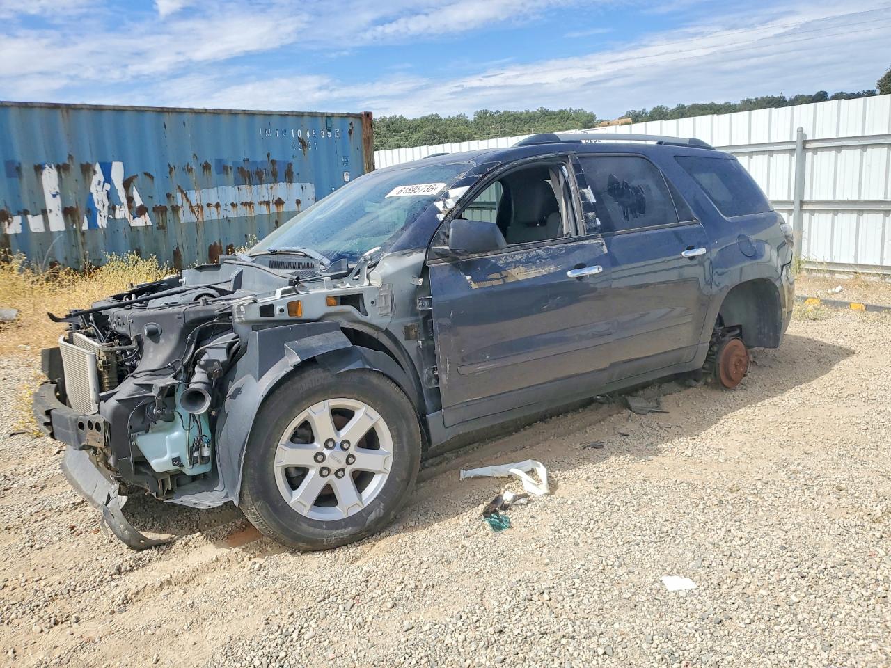 2013 GMC Acadia SLE, VIN 1GKKRNED0DJ231637 — Вандализм