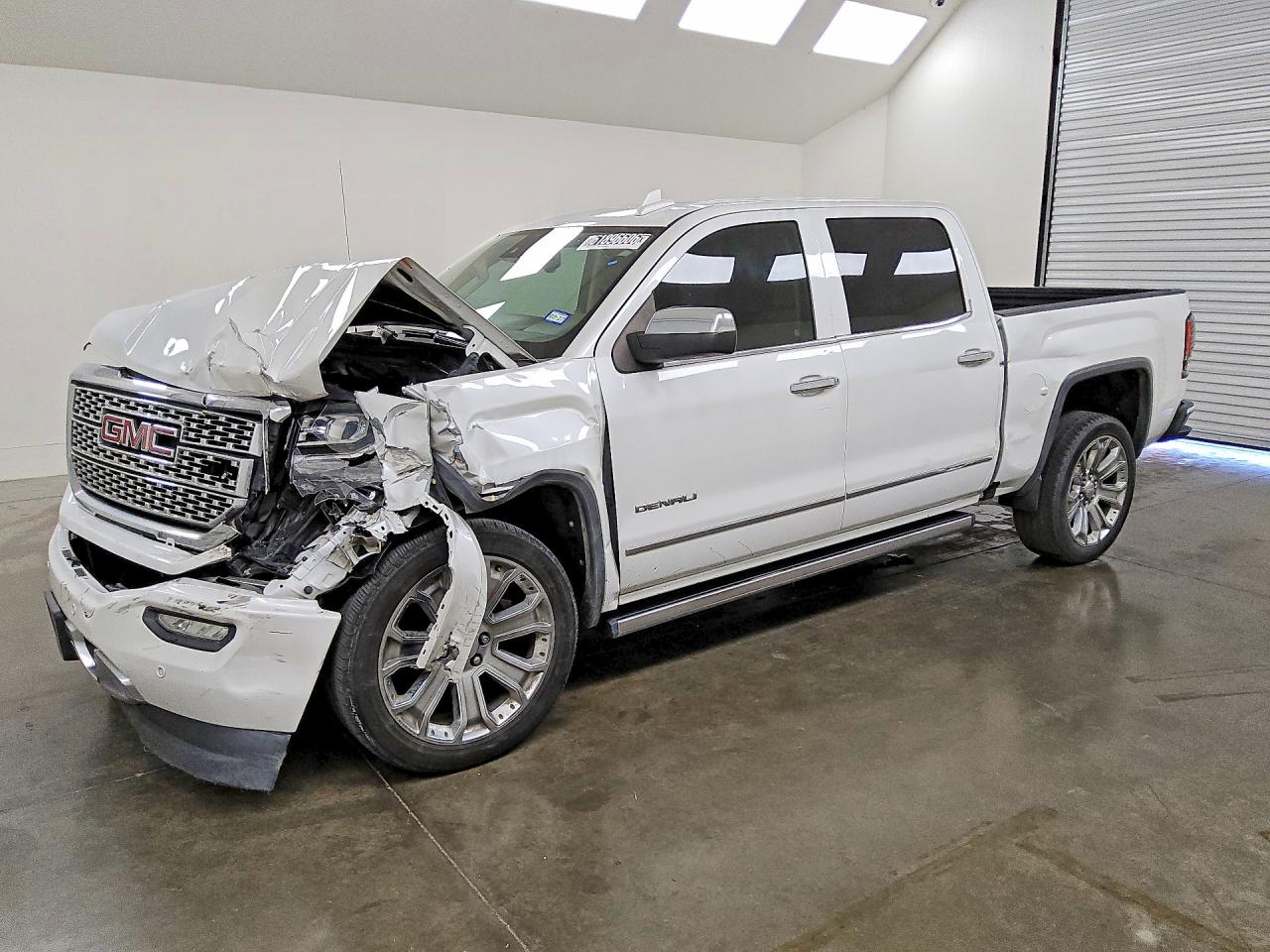 2018 GMC Sierra 1500 Denali, VIN 3GTU2PEJ5JG597181 — Front end