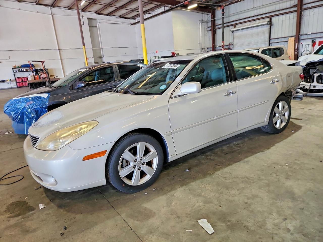 2006 Lexus ES 350, VIN JTHBA30GX65172924 — Rear end