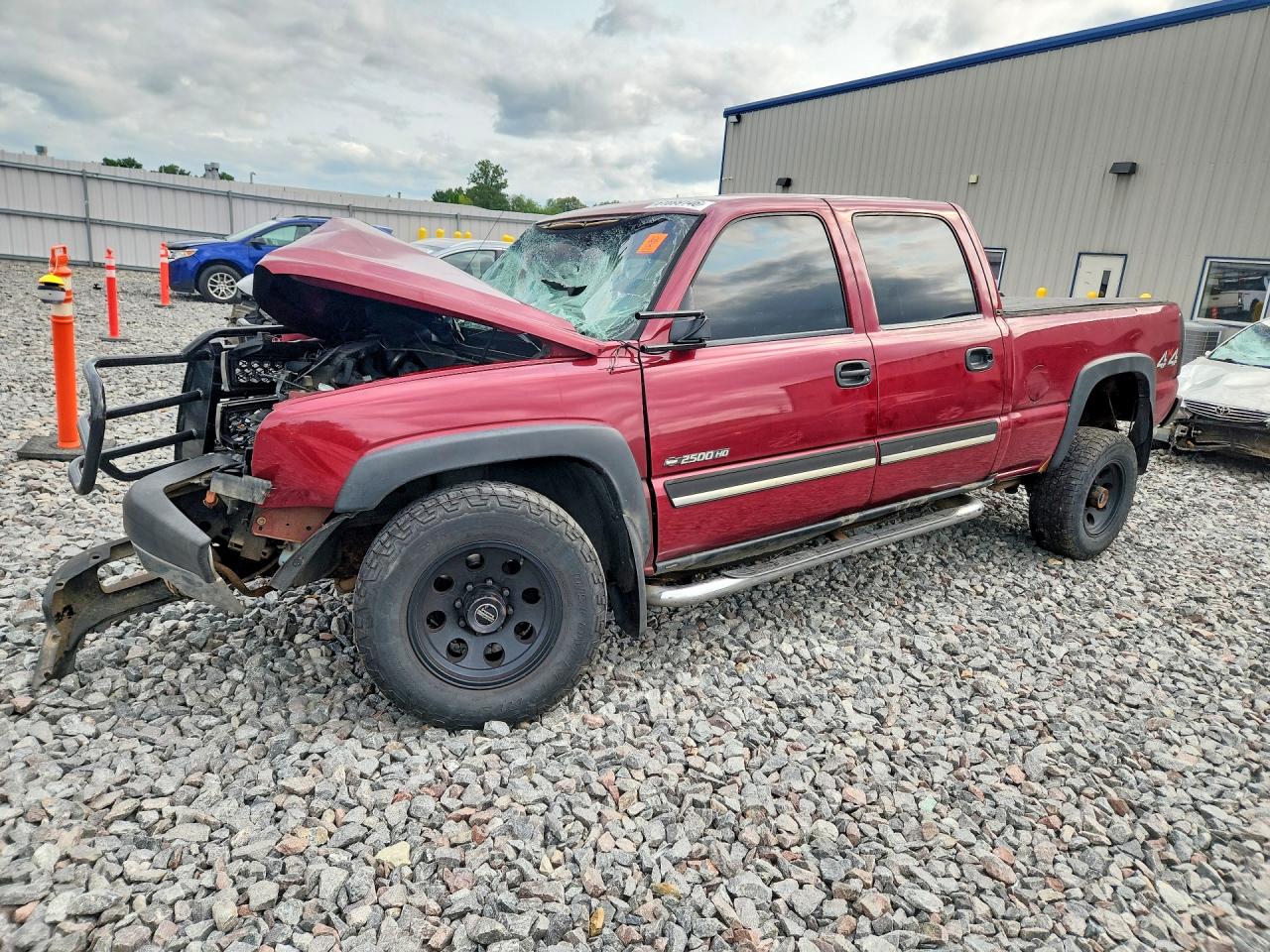 2006 Chevrolet Silverado 2500HD LS, VIN 1GCHK23U36F266982 — Front end