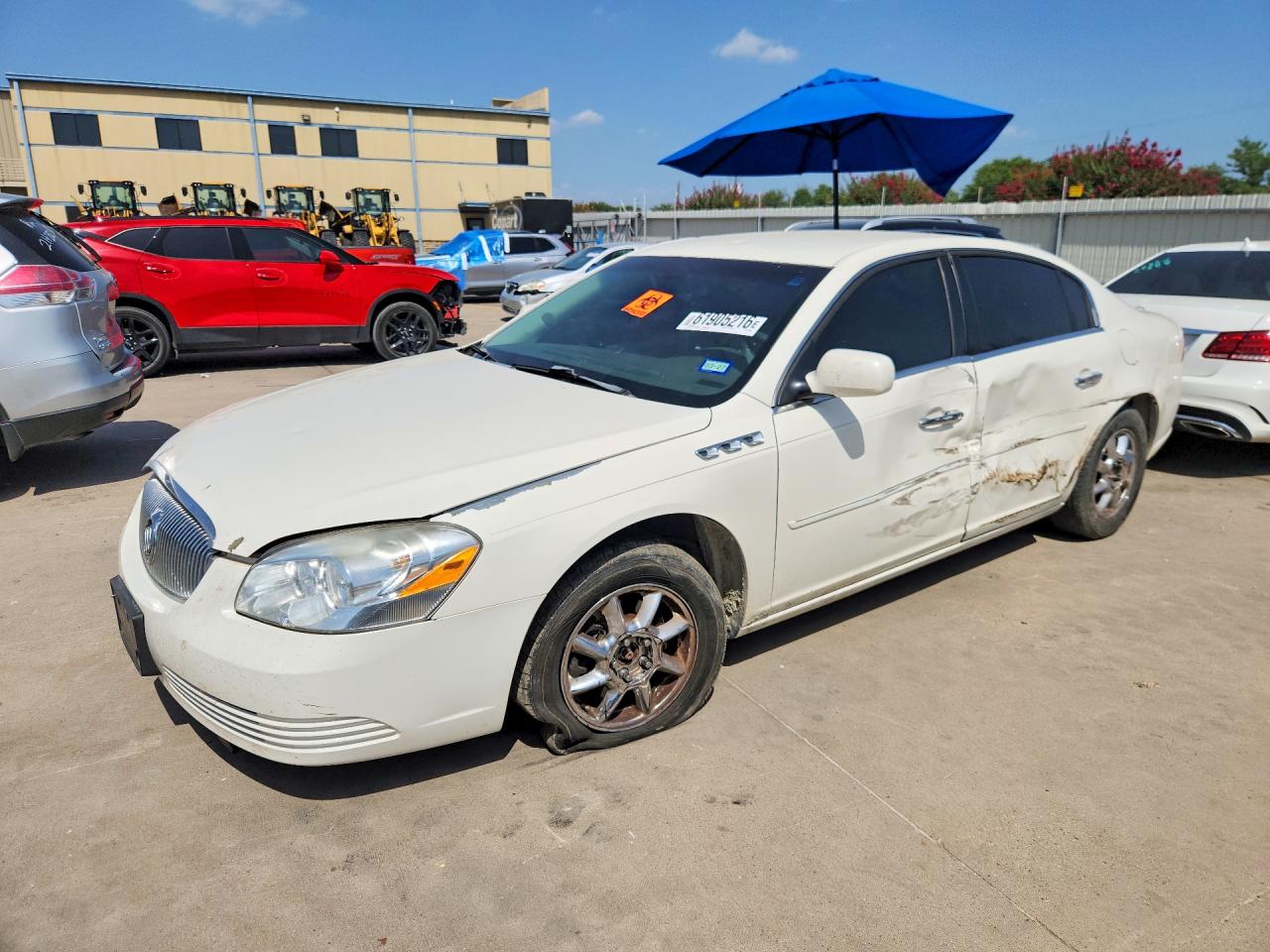 2007 Buick Lucerne CX, VIN 1G4HP572X7U174840 — Бок