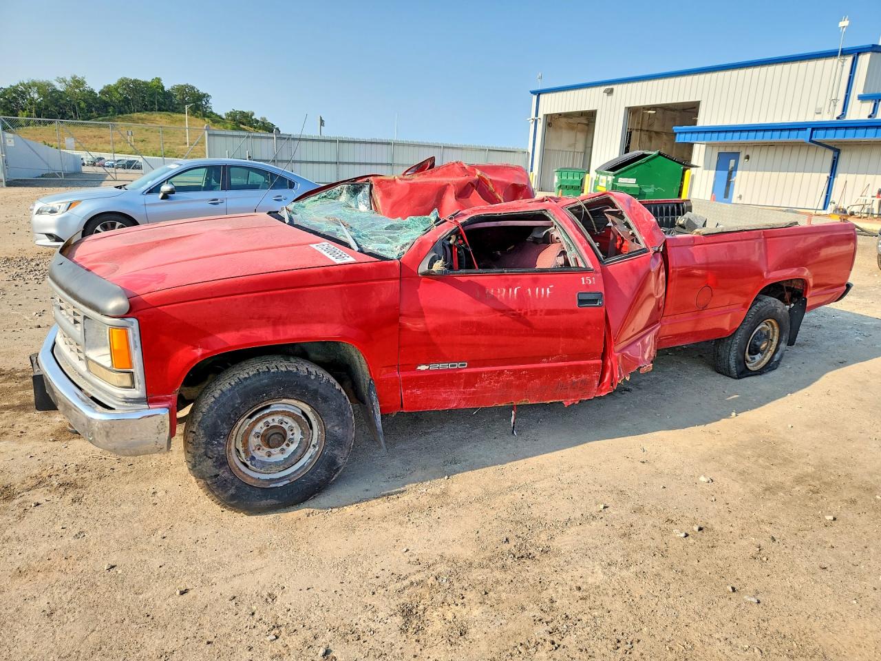 1998 Chevrolet Silverado 2500, VIN 1GCGC29R6WE205692 — По всему кузову