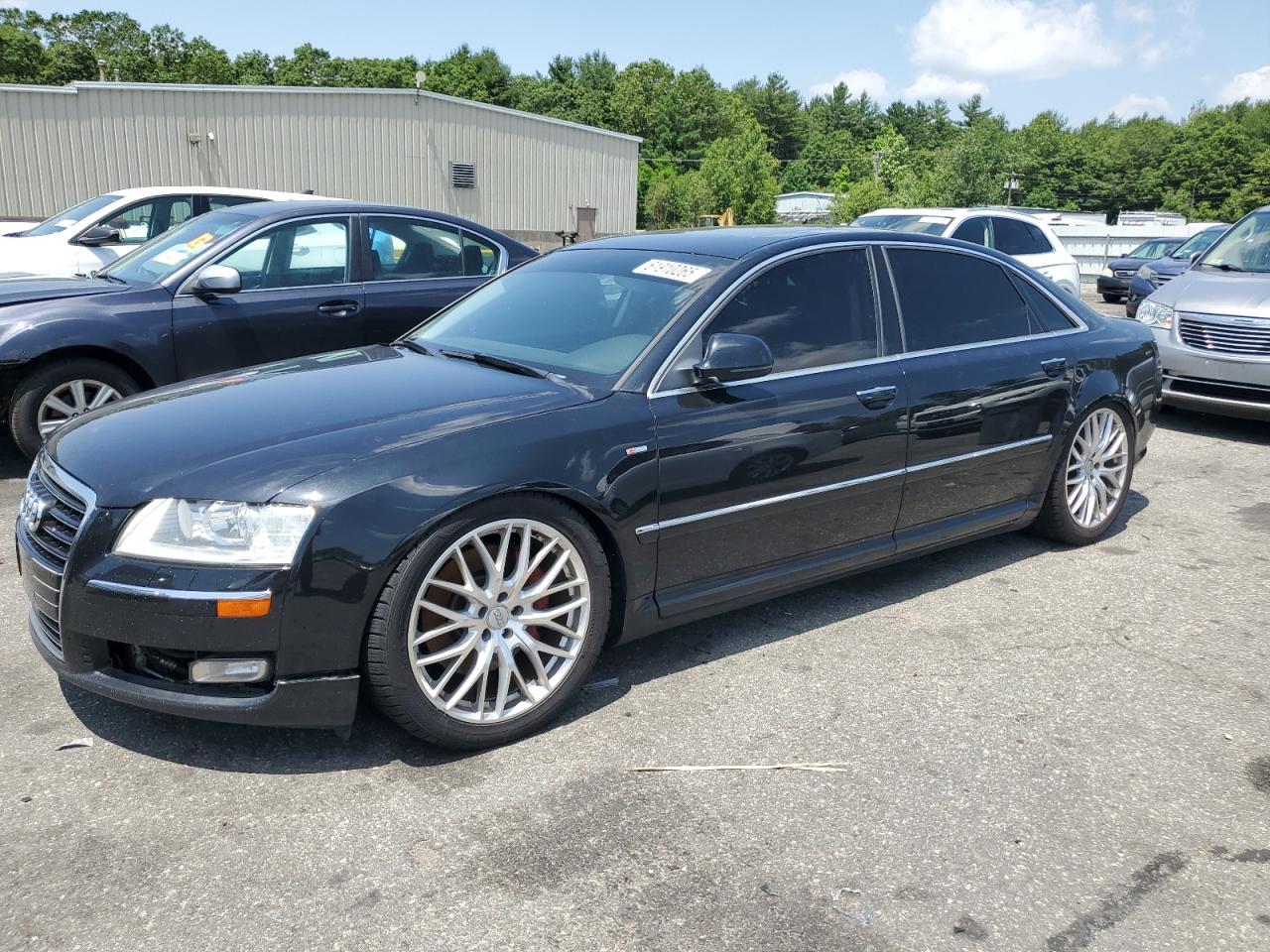 2010 Audi A8, VIN WAURVAFA2AN007502 — Днище