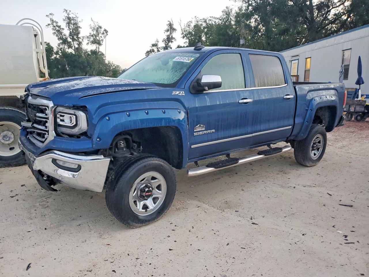 2016 GMC Sierra 1500 SLT, VIN 3GTU2NEC1GG161457 — Front end