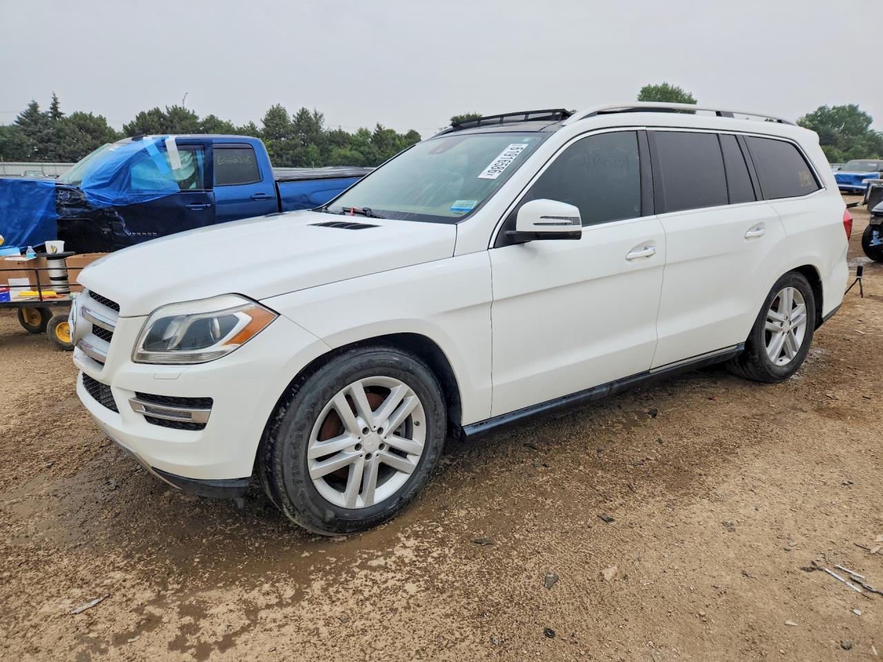 2016 Mercedes-Benz GL 450, VIN 4JGDF6EE6GA675598 — Front end