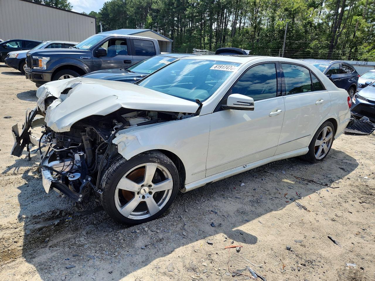 2011 Mercedes-Benz E 350 Luxury, VIN WDDHF8HB1BA451883 — Front end