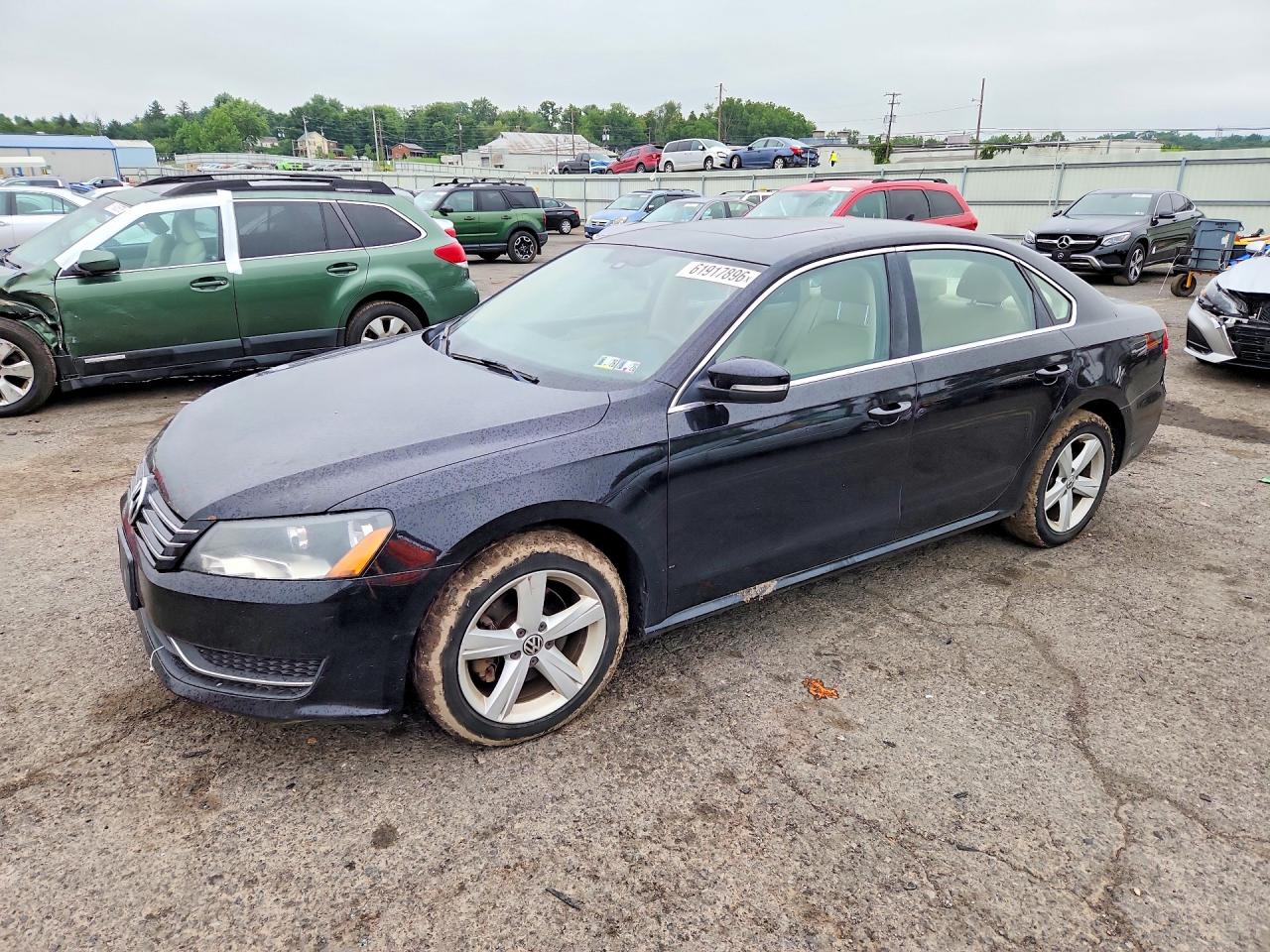 2013 Volkswagen Passat SE, VIN 1VWBP7A3XDC058981 — Front end