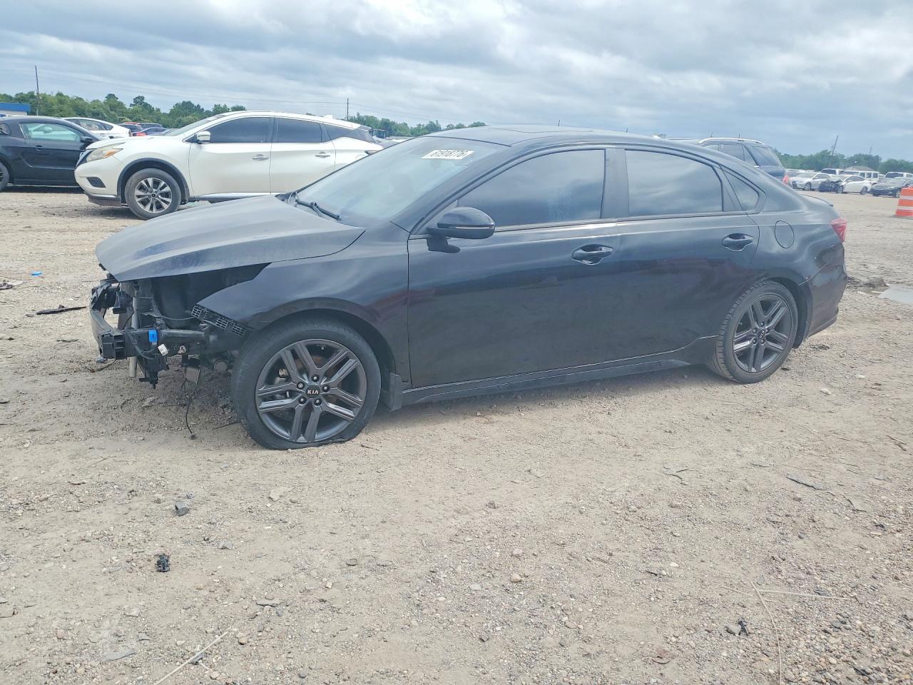 2021 Kia Forte GT-Line, VIN 3KPF34AD0ME375555 — Front end