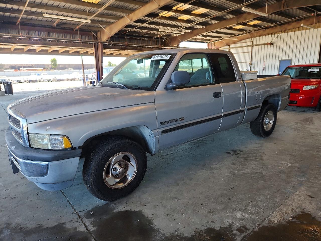 1998 Dodge 1500, VIN 1B7HC13ZXWJ224891 — Minor dents and scratches