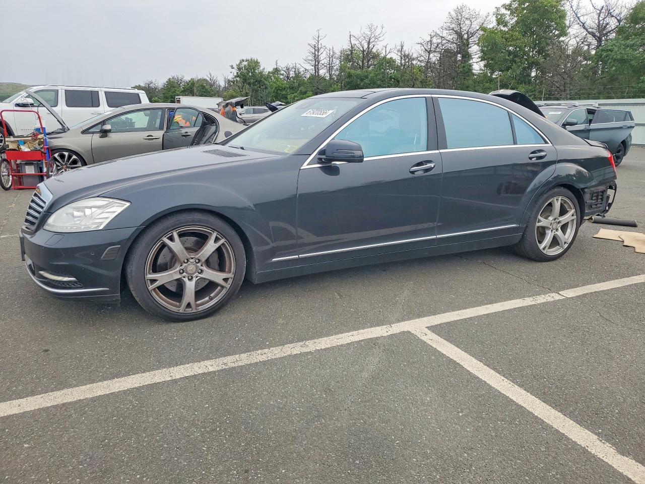 2013 Mercedes-Benz S 550, VIN WDDNG9EB5DA526033 — Rear end