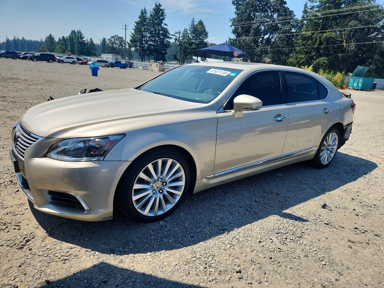 2013 Lexus LS 460 L, VIN JTHDL5EF1D5005072 — Rear end
