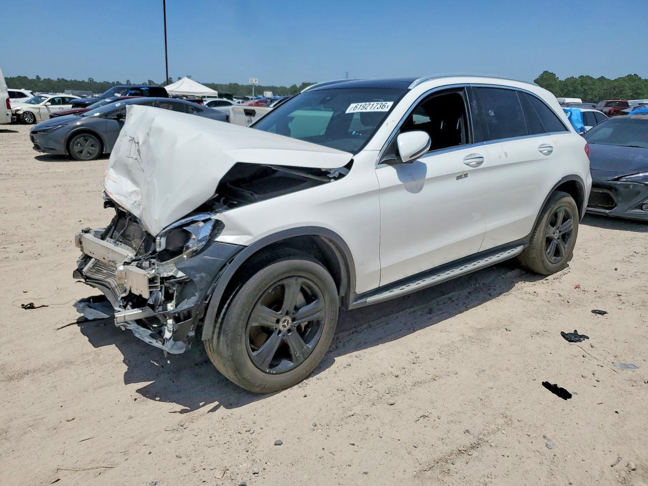 2018 Mercedes-Benz GLC 300, VIN WDC0G4JB1JV020971 — Front end