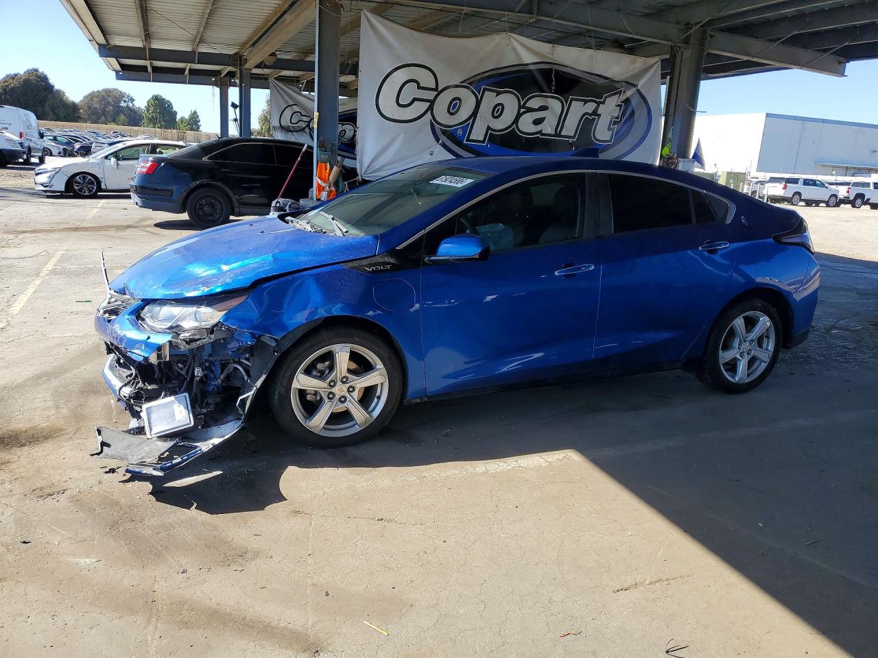 2017 Chevrolet Volt LT, VIN 1G1RC6S59HU177072 — Front end