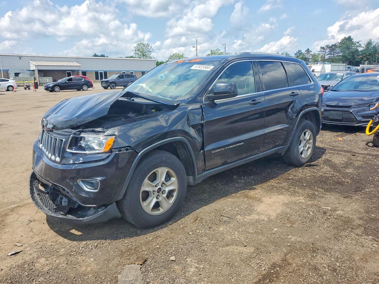 2015 Jeep Grand Cherokee Altitude, VIN 1C4RJFAGXFC643451 — Front end