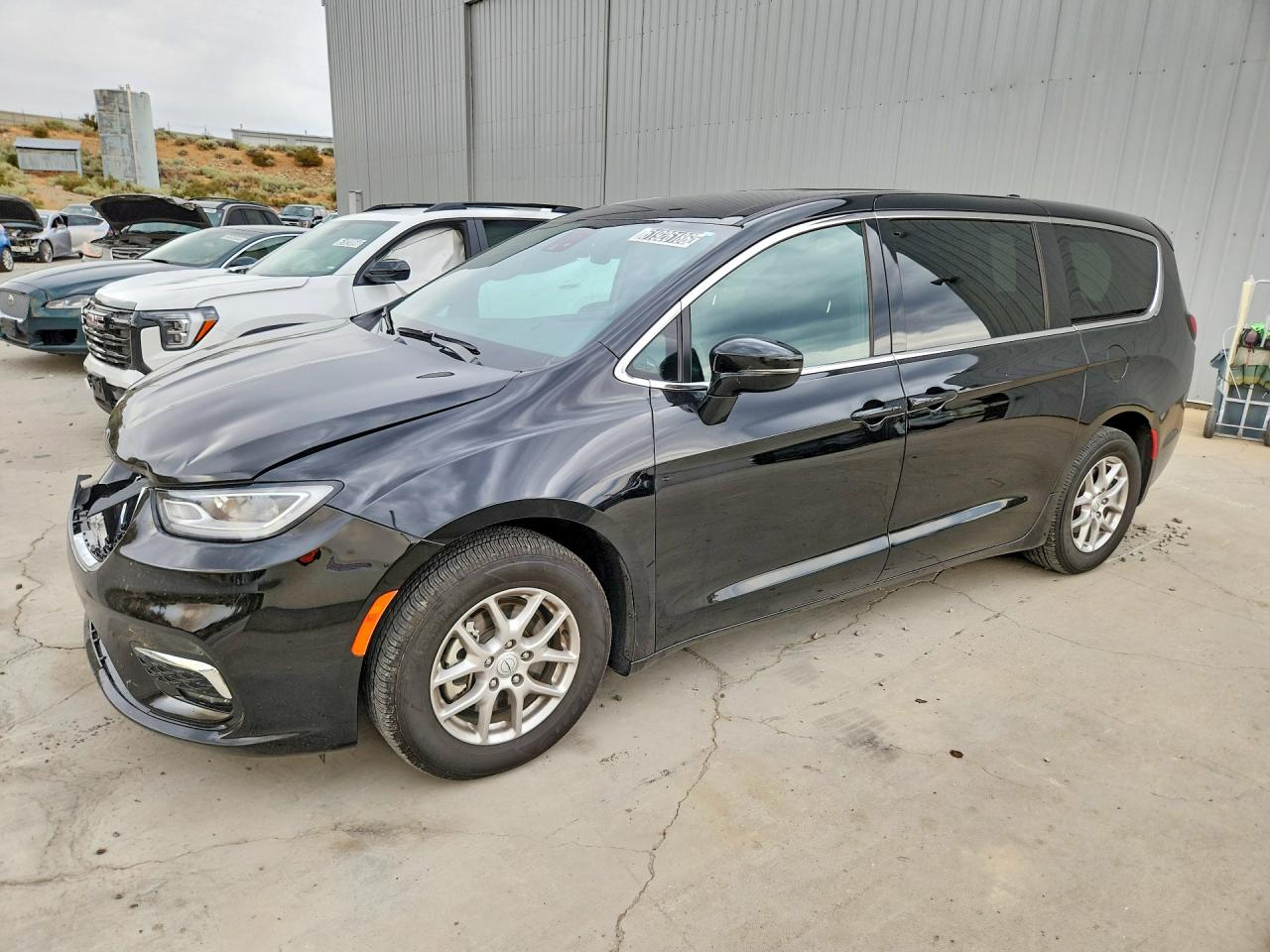 2026 Chrysler Pacifica Select, VIN 2C4RC1BG1TR209580 — Перед