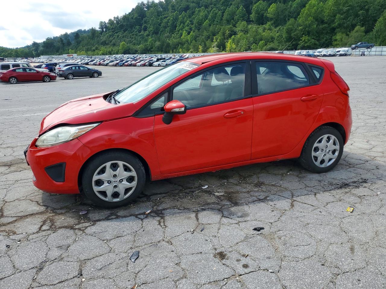 2013 Ford Fiesta SE, VIN 3FADP4EJ9DM199886 — Front end