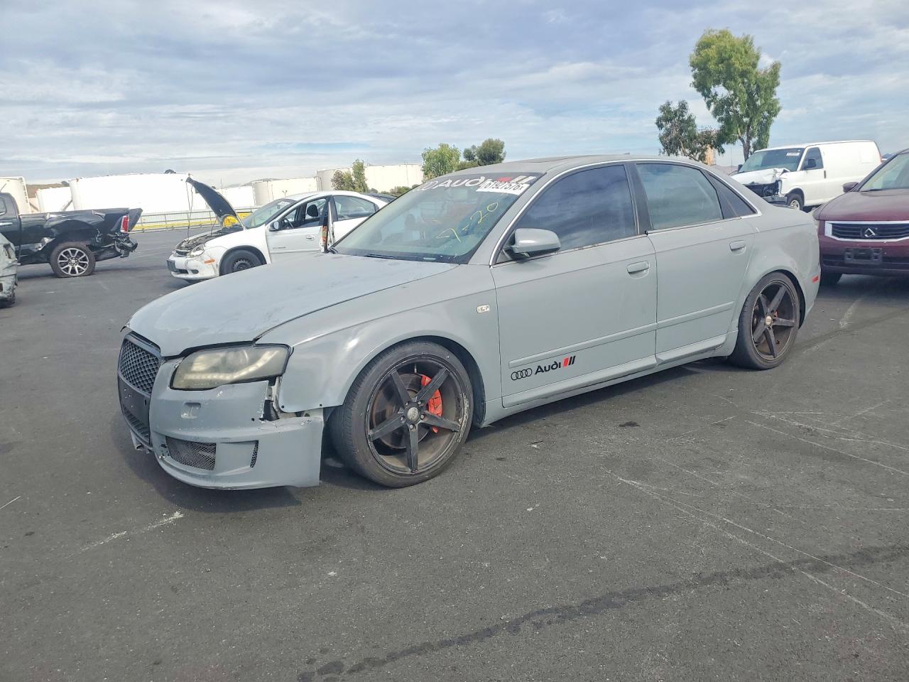 2008 Audi A4 2.0T, VIN WAUDF78E48A152813 — Front end