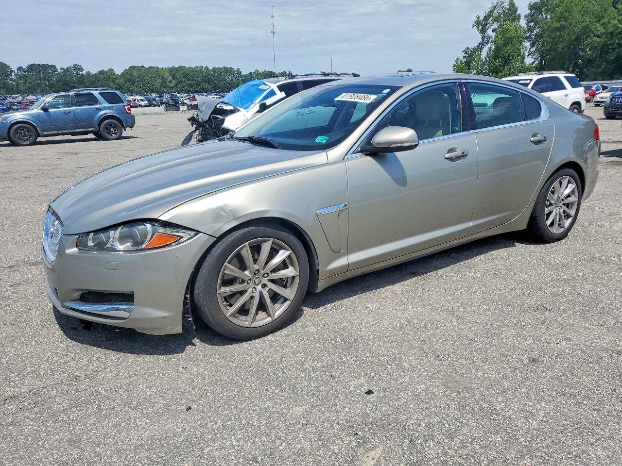 2012 Jaguar XF, VIN SAJWA0FBXCLS42749 — Перед