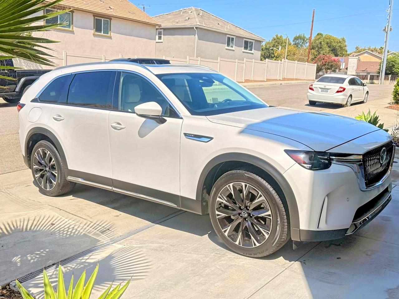 2024 Mazda CX-90 Premium Plus, VIN JM3KKEHA8R1181974 — Normal wear
