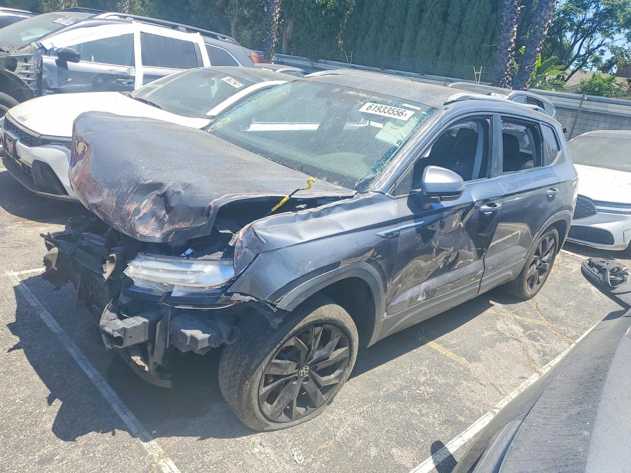 2022 Volkswagen Taos SE, VIN 3VVRX7B28NM066666 — Front end