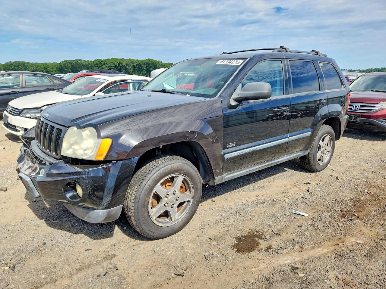 2007 Jeep Grand Cherokee Laredo, VIN 1J8GR48K97C631414 — Front end