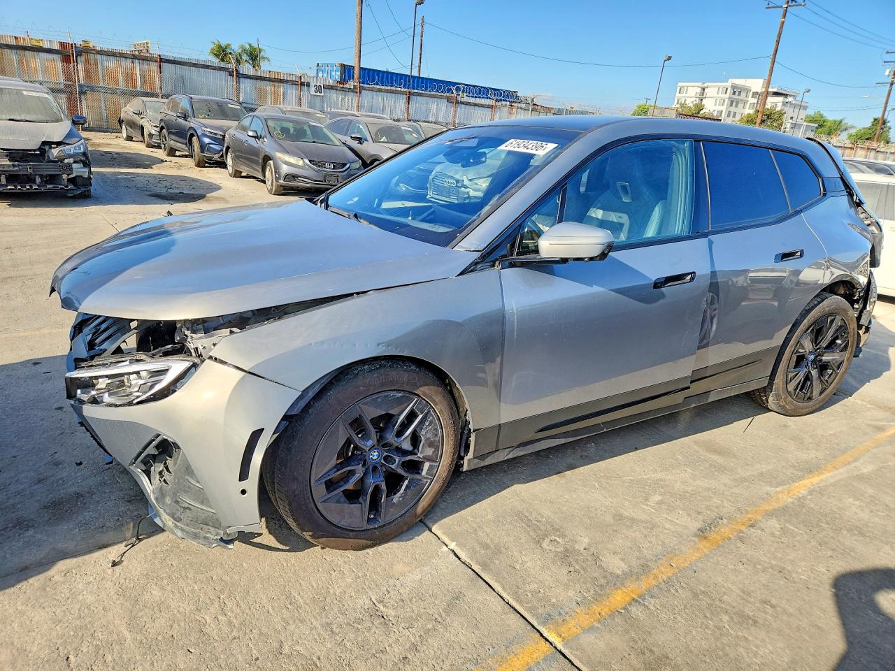 2023 BMW iX xDrive50, VIN WB523CF03PCM19294 — Front end