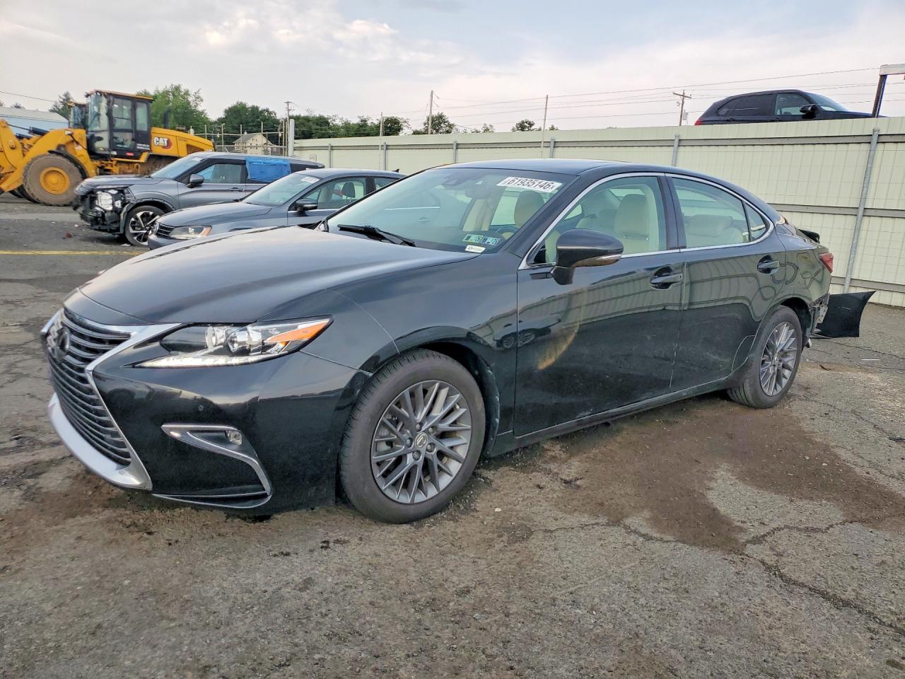 2018 Lexus ES 350, VIN 58ABK1GG4JU110057 — Rear end