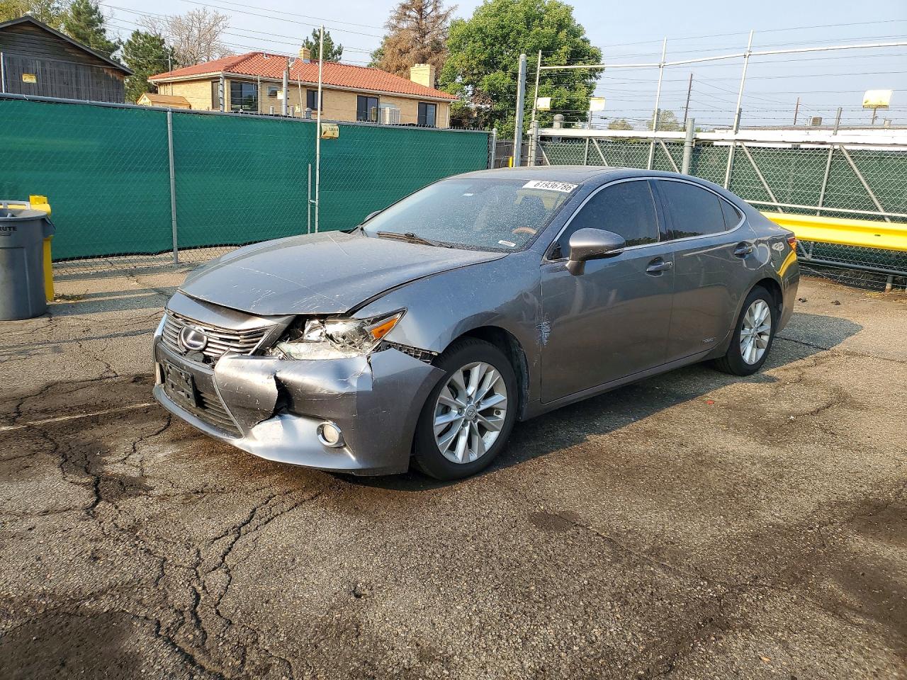 2013 Lexus ES 300h, VIN JTHBW1GG3D2021885 — Front end