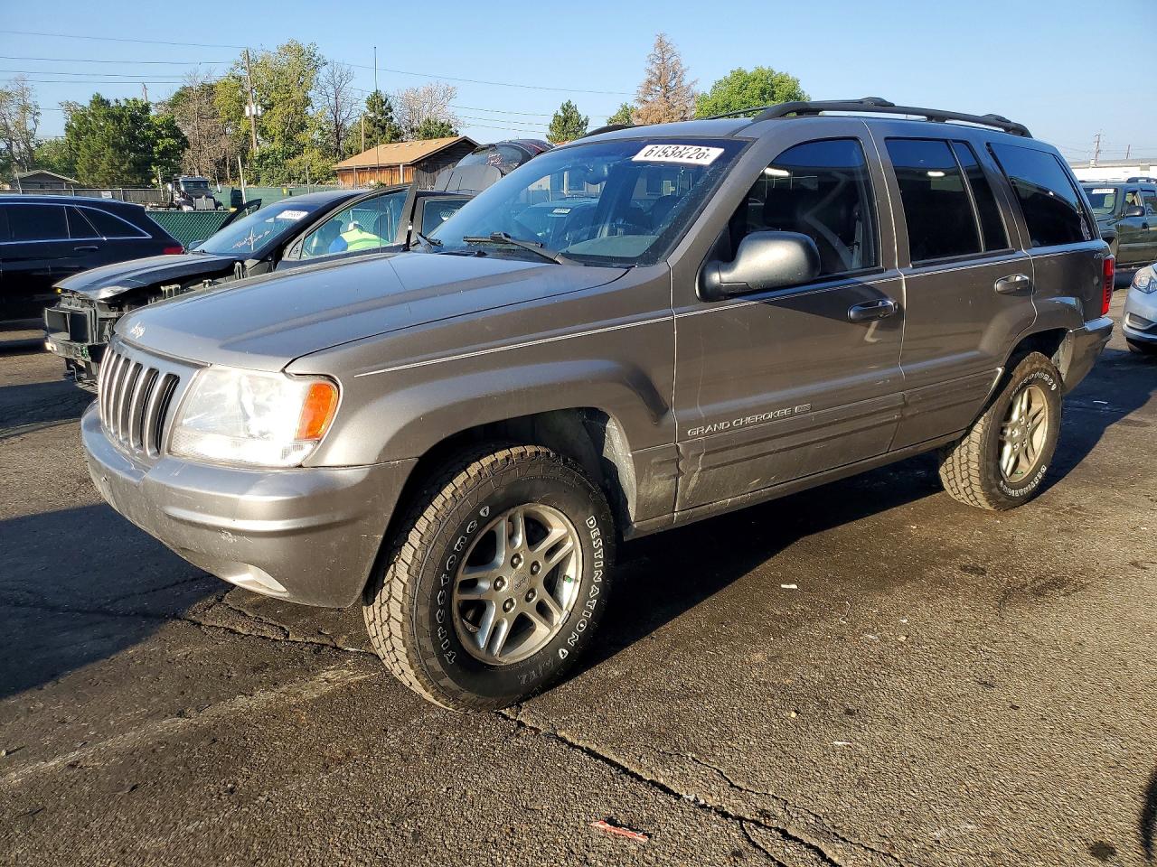 1999 Jeep Grand Cherokee Limited, VIN 1J4GW68N0XC527880 — Rear end