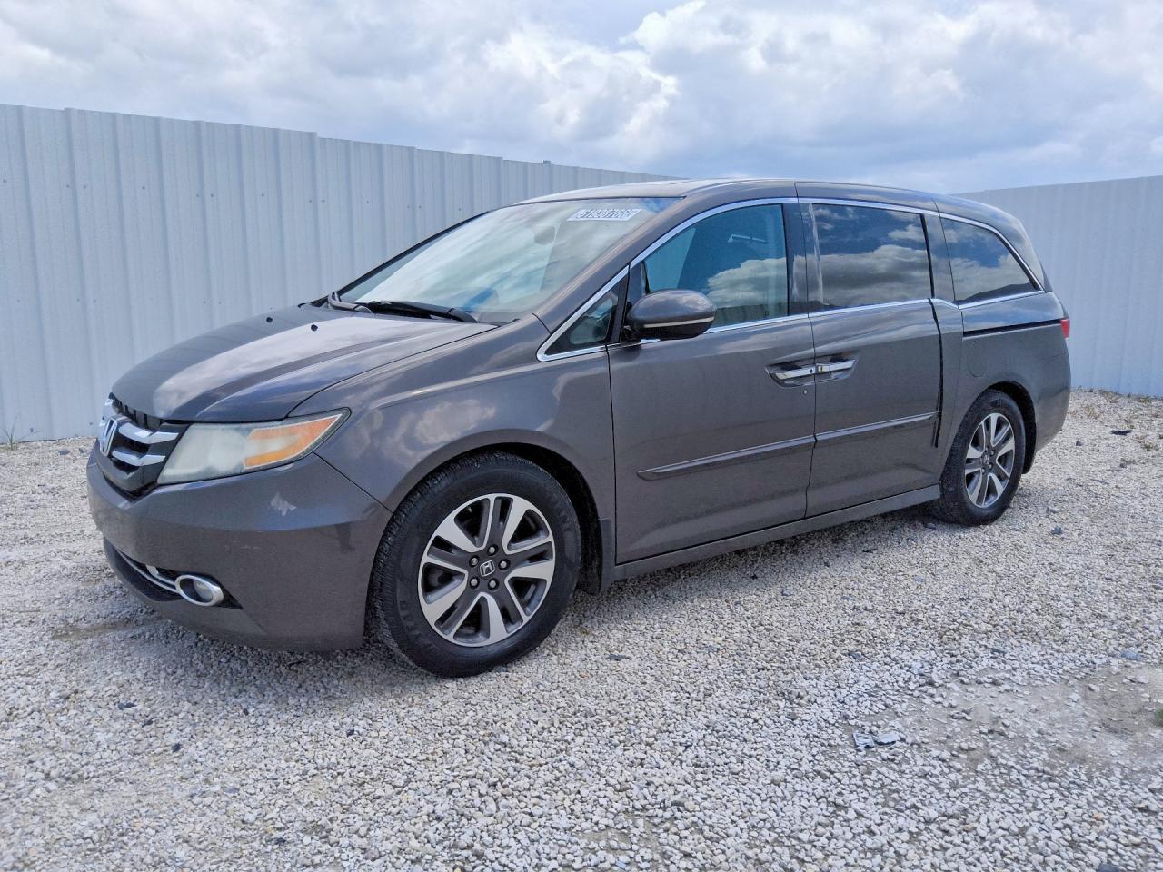 2016 Honda Odyssey Touring Elite, VIN 5FNRL5H98GB131431 — Normal wear