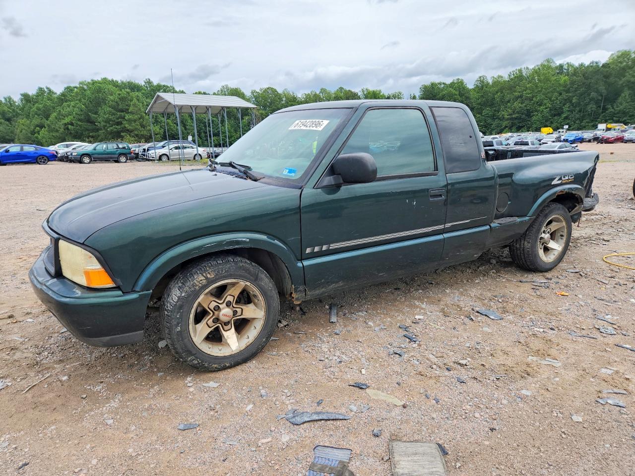 2001 GMC Sonoma SLS 1SF, VIN 1GTCS195618242399 — Зад