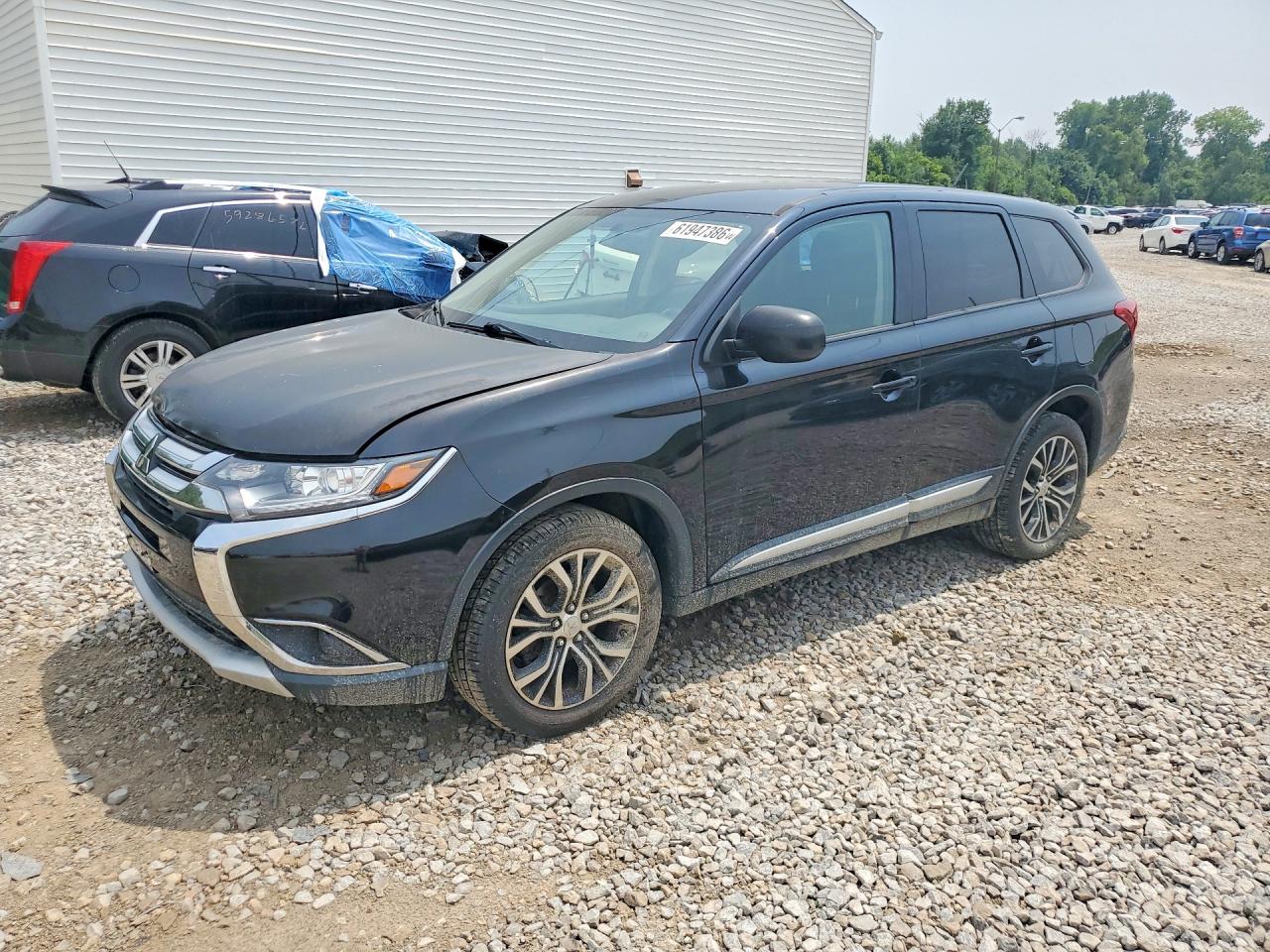 2016 Mitsubishi Outlander SE, VIN JA4AZ3A31GZ035151 — Мелкие вмятины и царапины