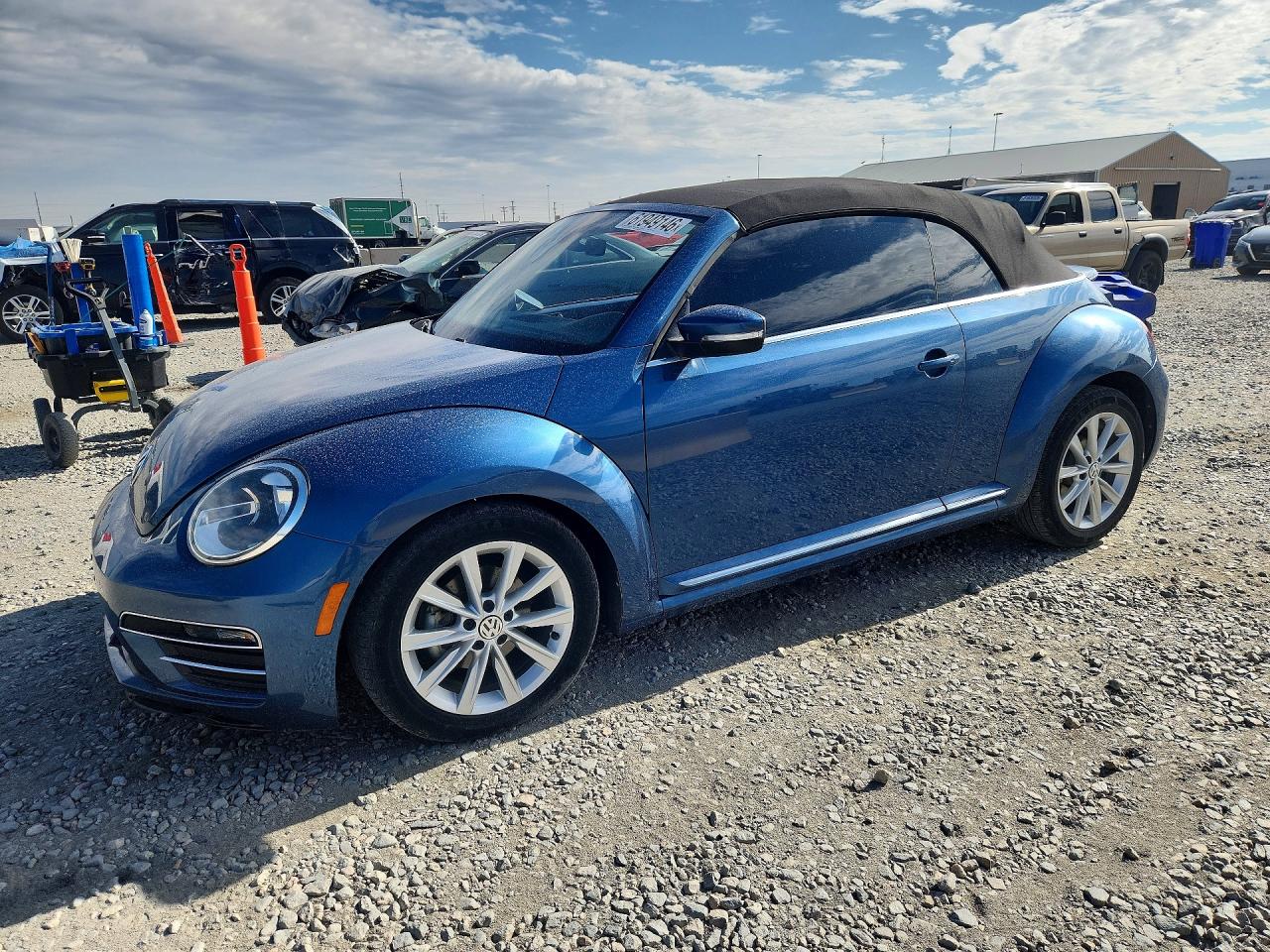 2019 Volkswagen Beetle S, VIN 3VW5DAAT2KM500957 — Side