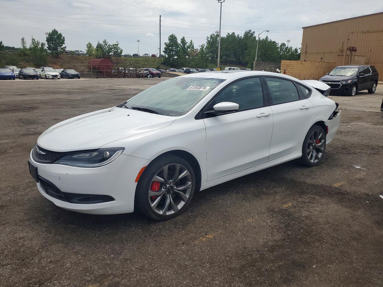 2015 Chrysler 200 S, VIN 1C3CCCBG1FN673380 — Side