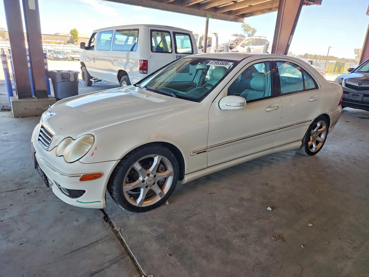 2007 Mercedes-Benz C 230 Sport, VIN WDBRF52H67F905208 — Side