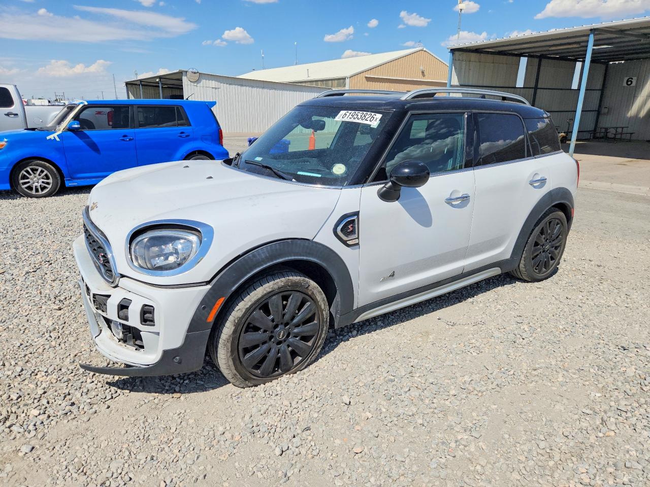 2017 MINI Countryman Cooper S, VIN WMZYT5C31H3D81366 — Перед