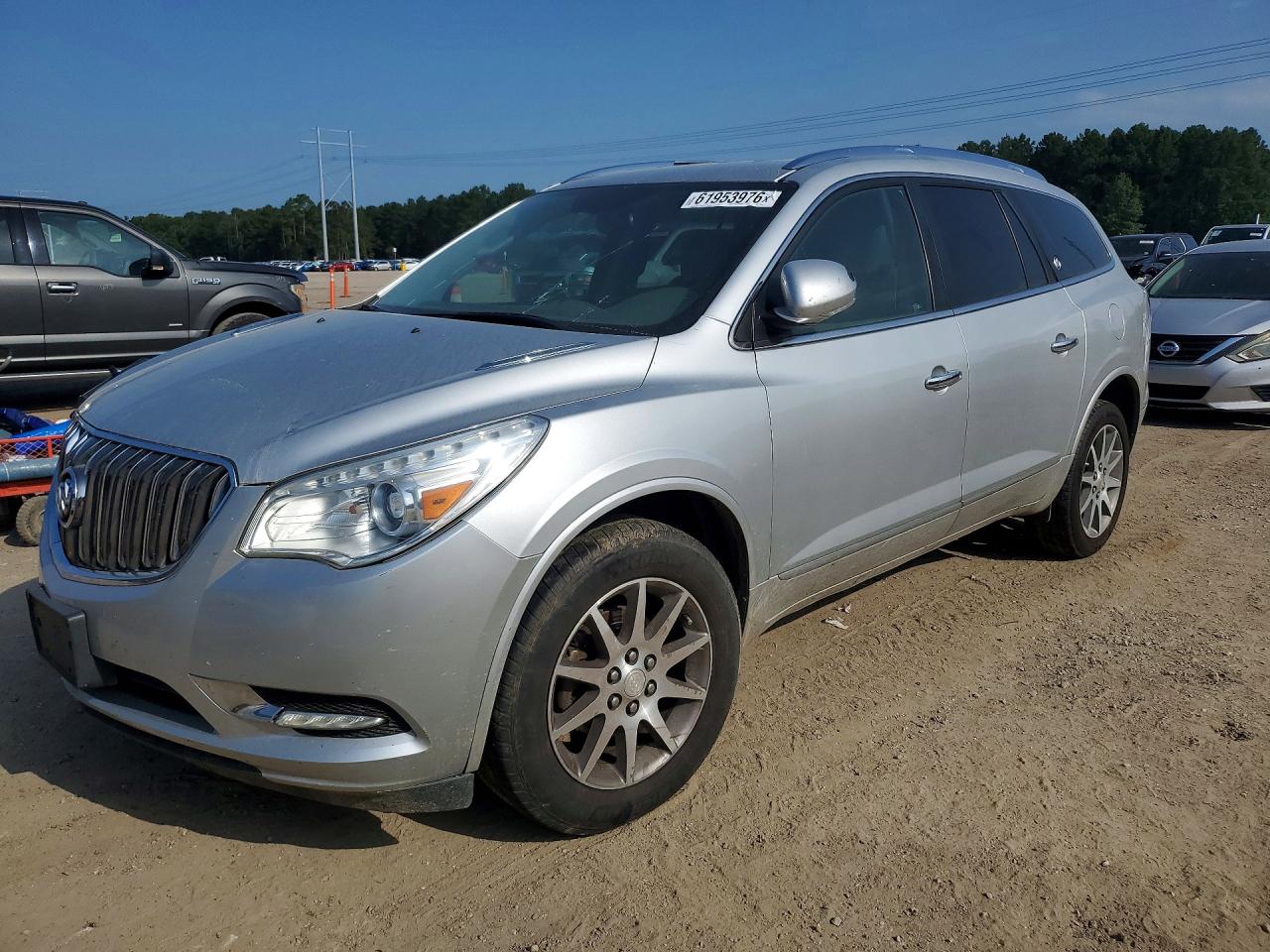 2017 Buick Enclave Leather, VIN 5GAKRBKD4HJ208335 — Minor dents and scratches