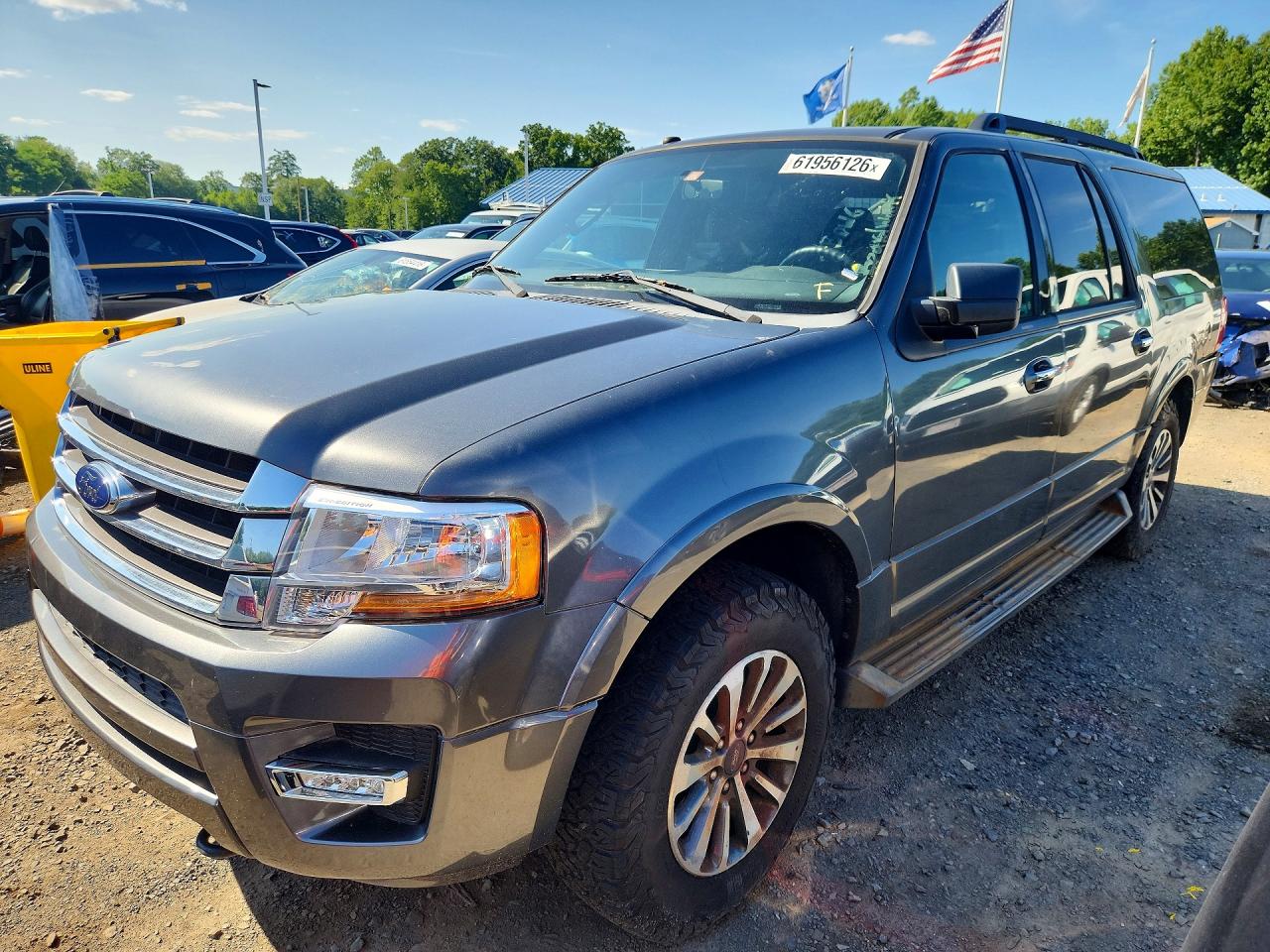 2016 Ford Expedition Max XLT, VIN 1FMJK1JT4GEF53398 — Minor dents and scratches