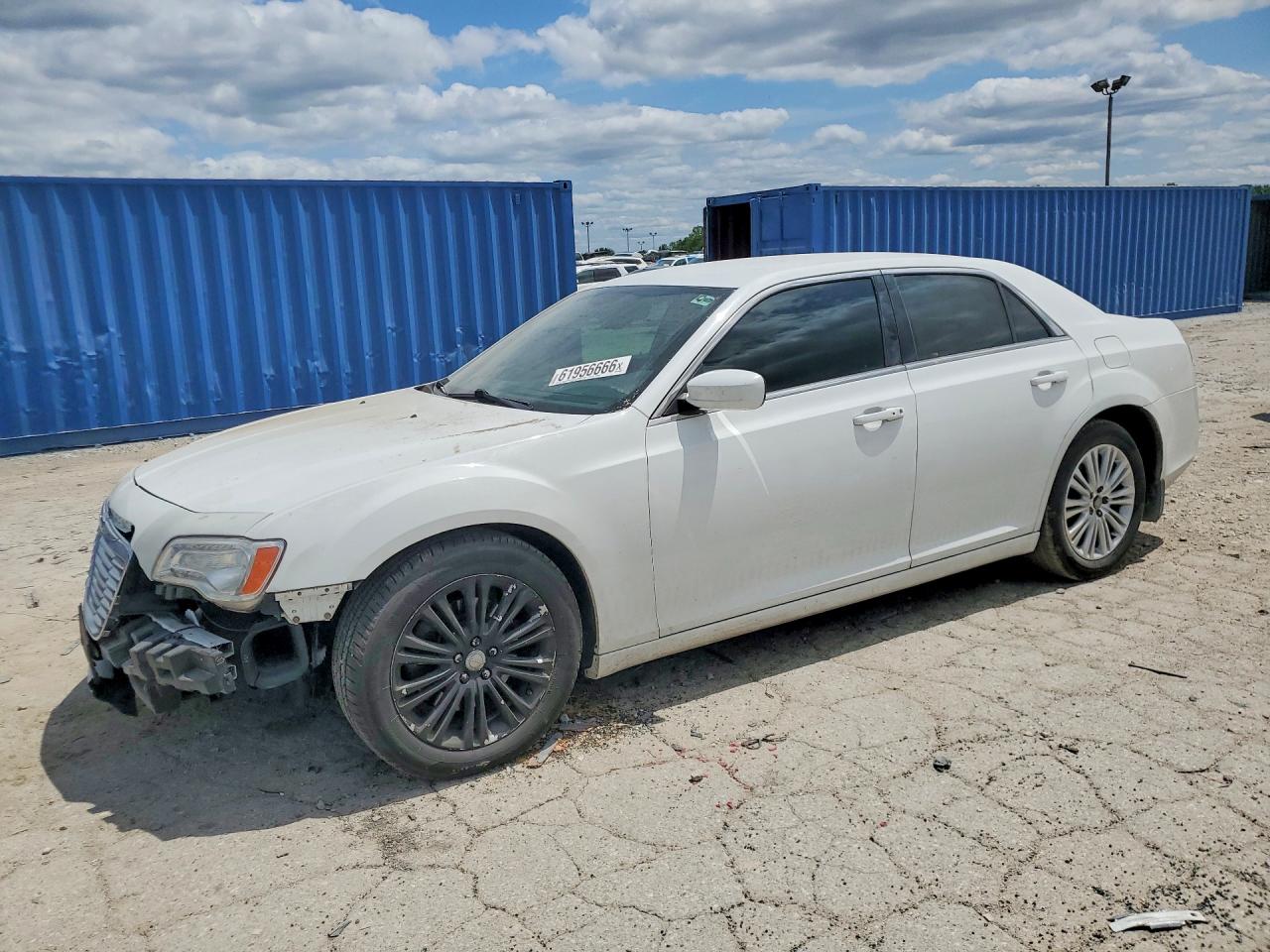 2014 Chrysler 300, VIN 2C3CCARG5EH306211 — Front end