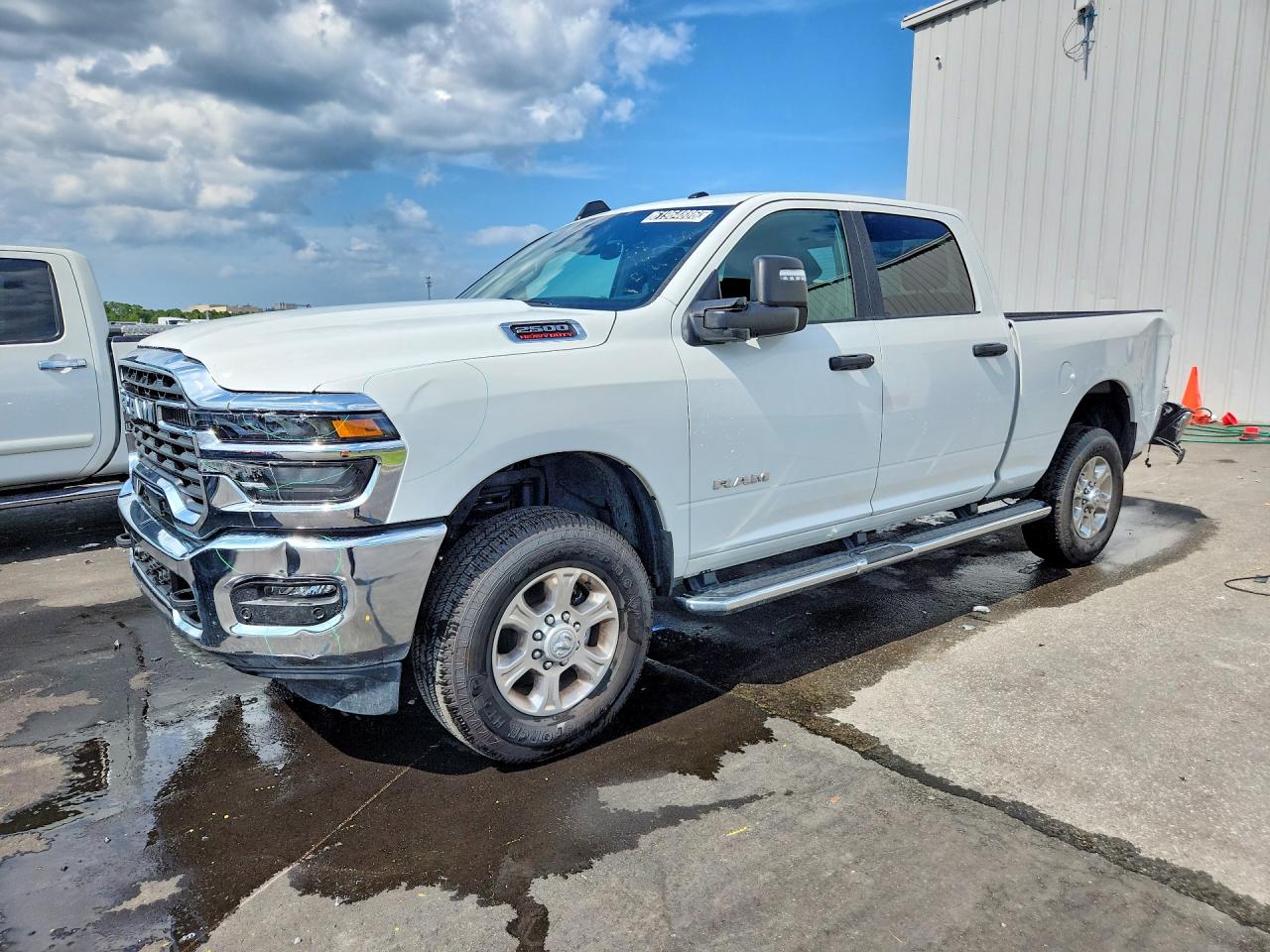 2026 Ram 2500 Big Horn, VIN 3C6UR5DJ8TG273850 — Зад