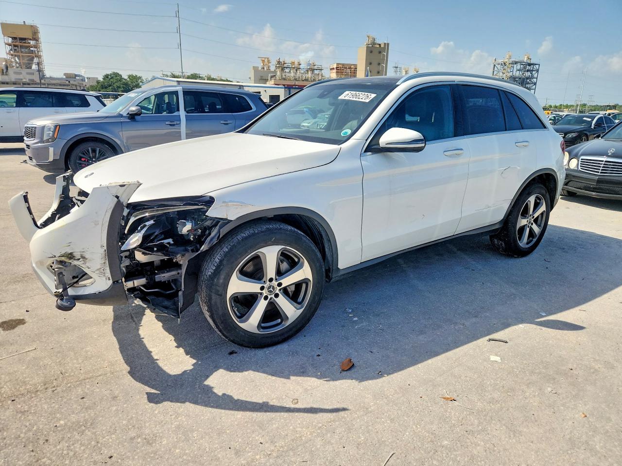 2019 Mercedes-Benz GLC 300, VIN WDC0G4JB9KF592415 — Front end