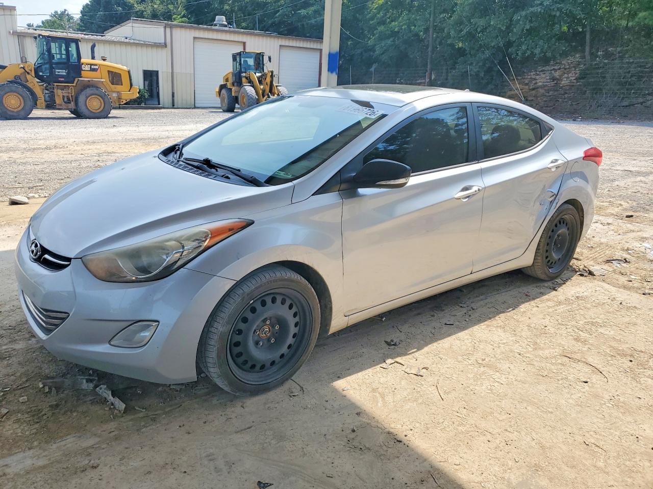 2012 Hyundai Elantra Limited, VIN 5NPDH4AE7CH130845 — Side