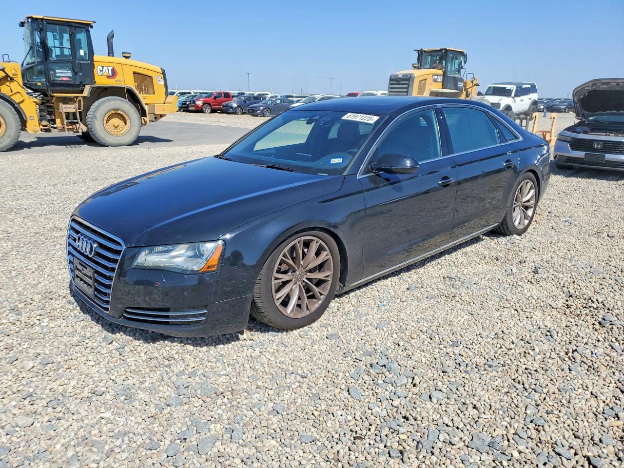 2013 Audi A8 3.0L, VIN WAURGAFDXDN008261 — Мелкие вмятины и царапины
