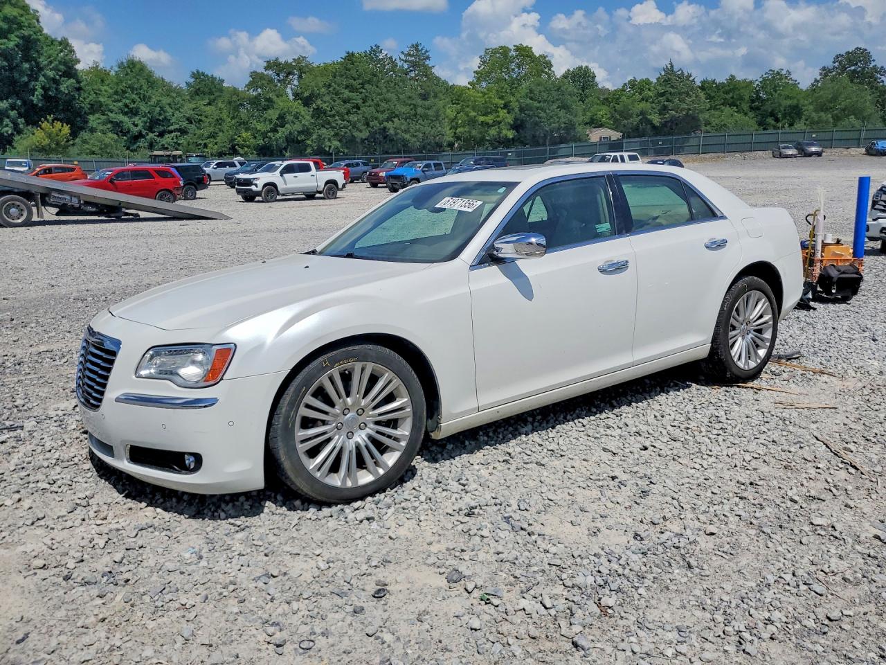 2011 Chrysler 300 C, VIN 2C3CA6CTXBH530160 — Undercarriage