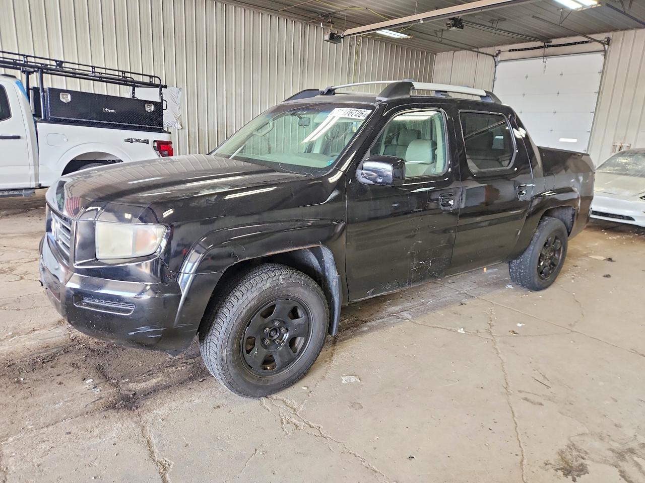 2006 Honda Ridgeline RTL, VIN 2HJYK16556H526436 — Minor dents and scratches