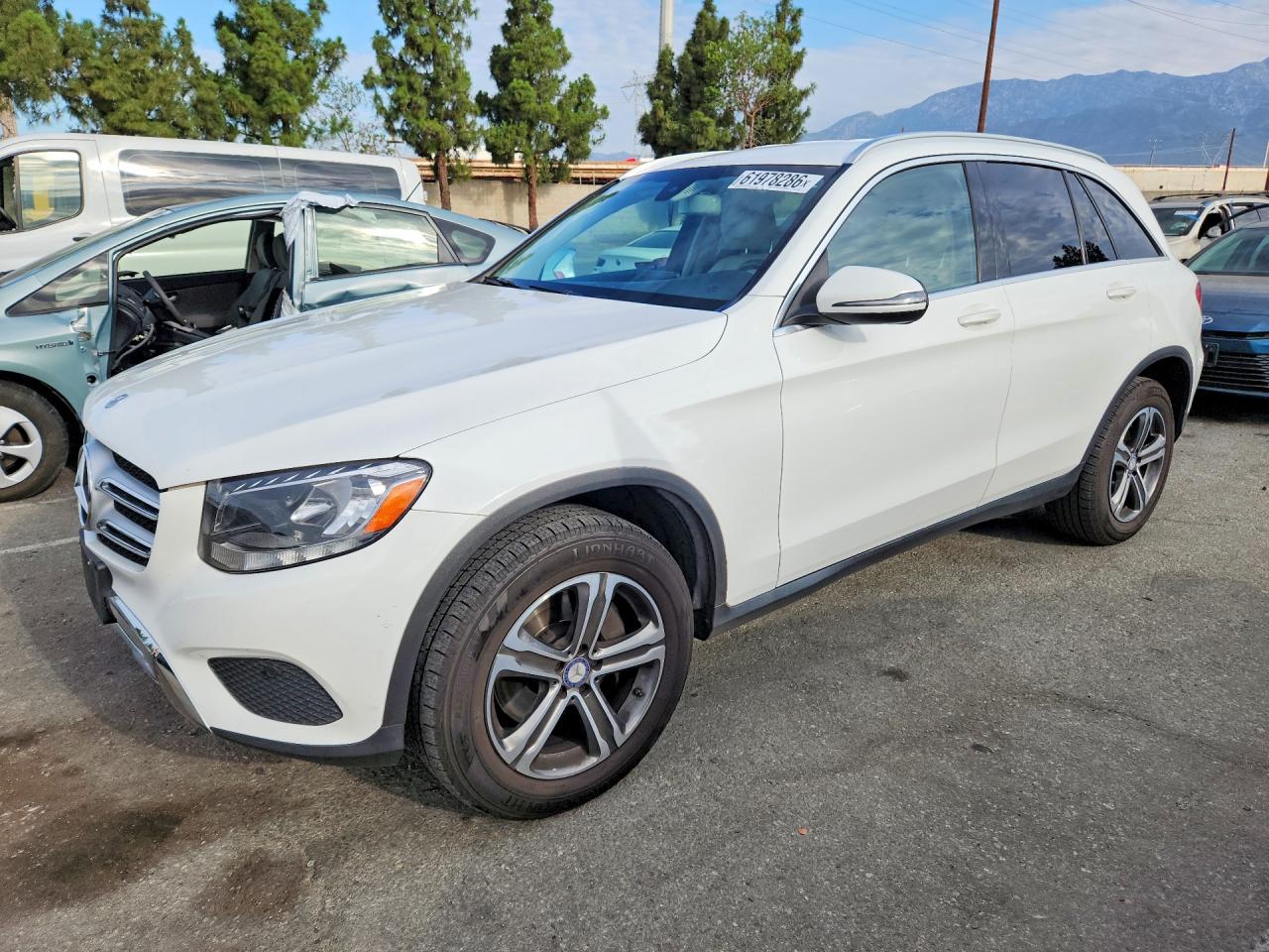 2016 Mercedes-Benz GLC 300, VIN WDC0G4JB2GF113842 — Minor dents and scratches
