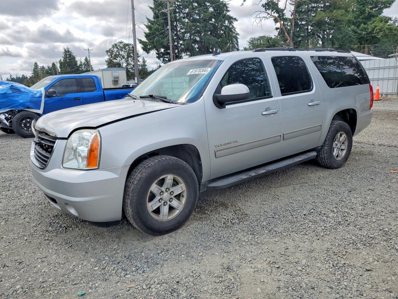2013 GMC Yukon XL SLT, VIN 1GKS2KE79DR320847 — Перед